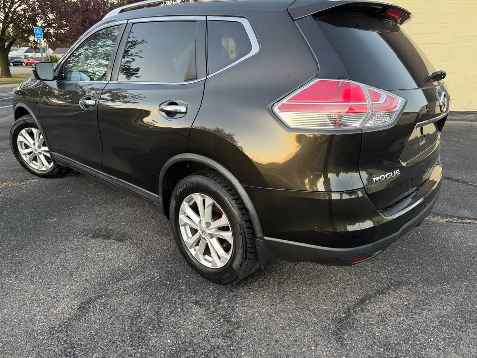 2015 Nissan Rogue - Image 5 of 9