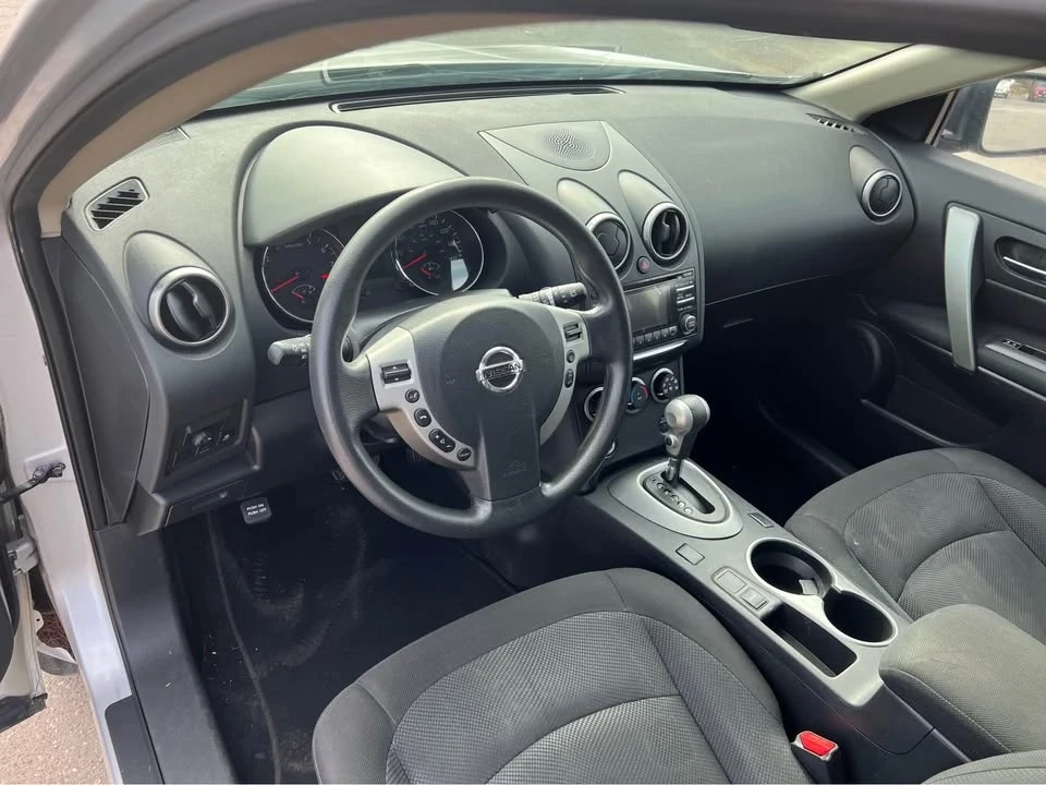 2015 Nissan Rogue - Image 10 of 11