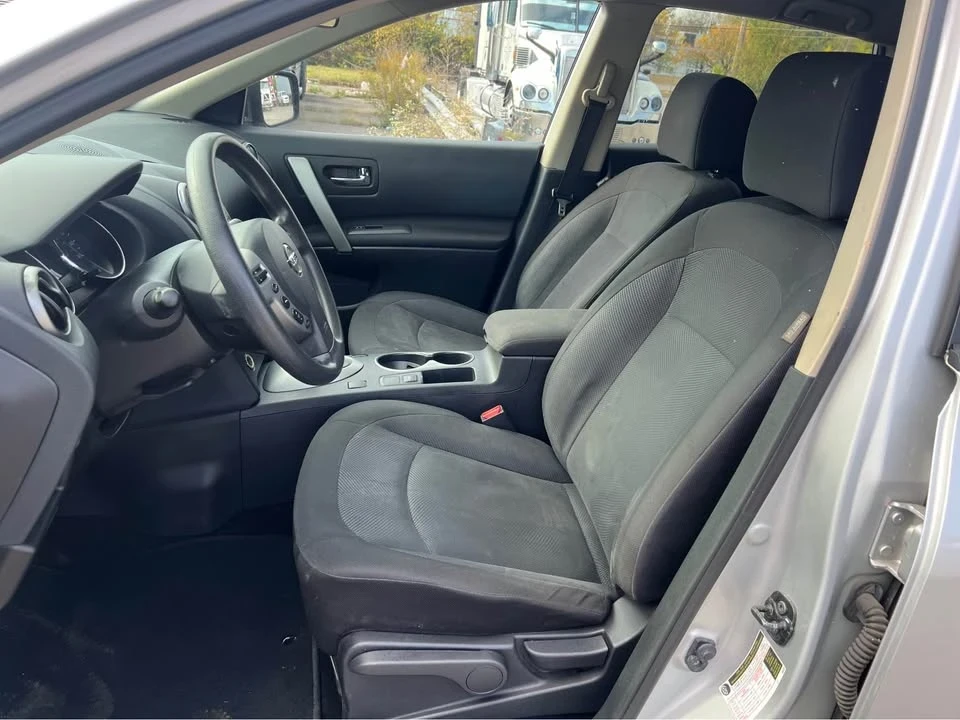 2015 Nissan Rogue - Image 9 of 11