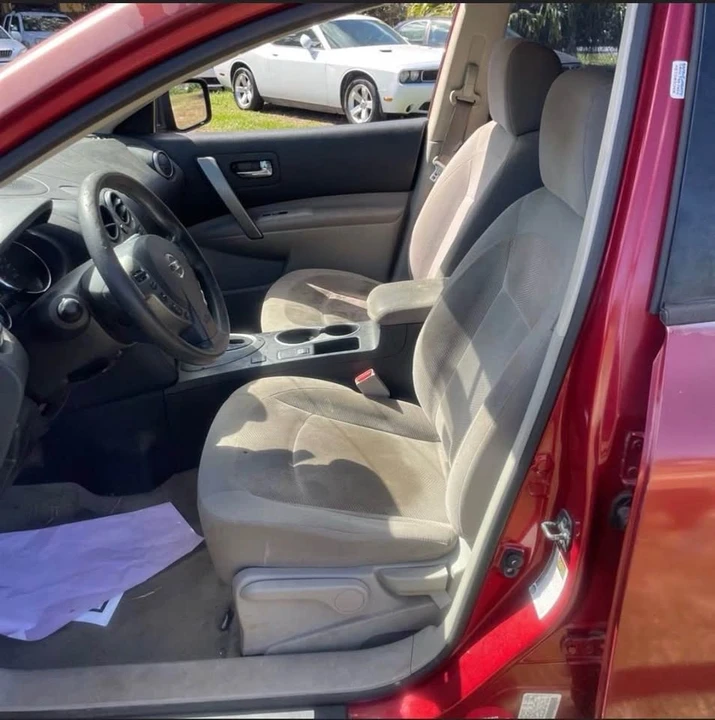 2015 Nissan Rogue - Image 8 of 9