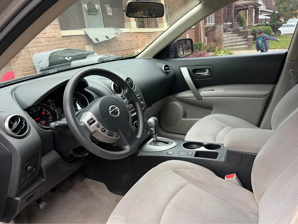 2015 Nissan Rogue - Image 2 of 11