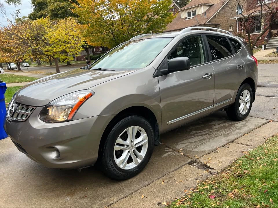 2015 Nissan Rogue - Image 2 of 11