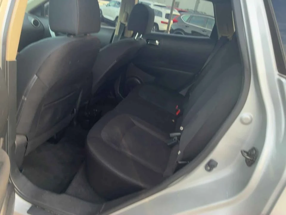 2015 Nissan Rogue - Image 8 of 9