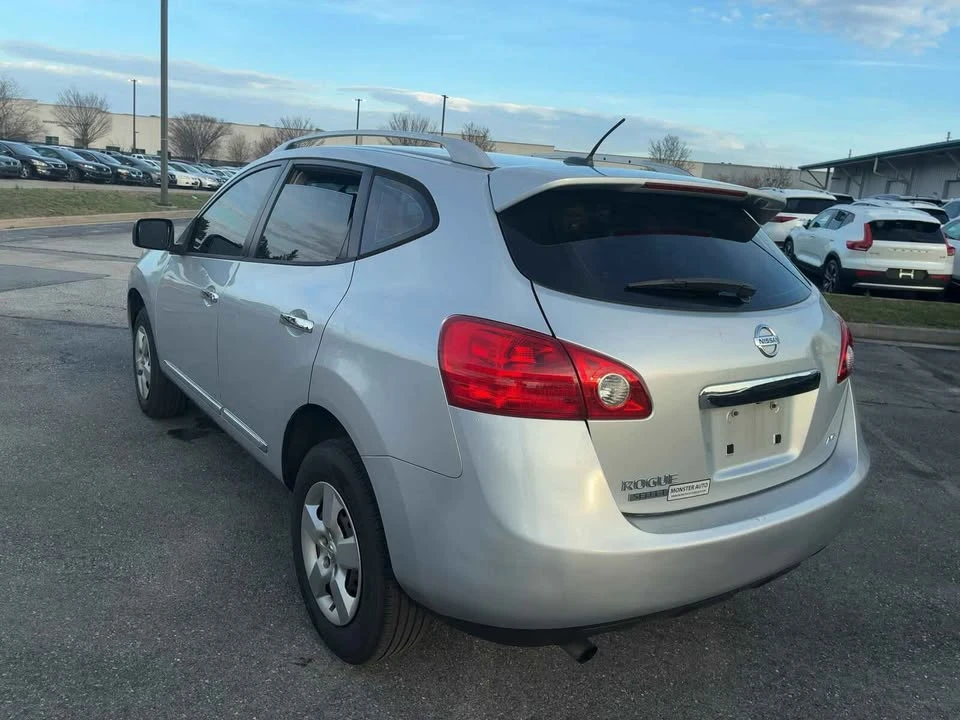 2015 Nissan Rogue - Image 4 of 9