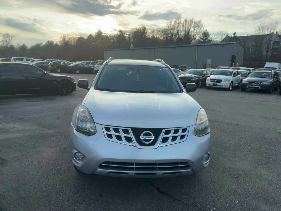 2015 Nissan Rogue - Image 2 of 9