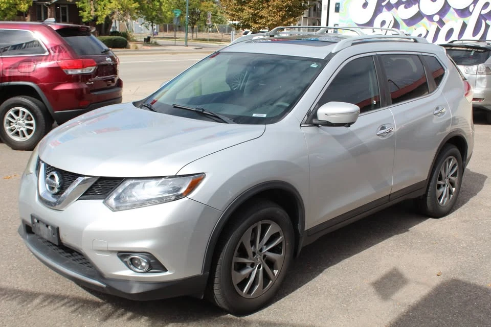 2015 Nissan Rogue - Image 2 of 9