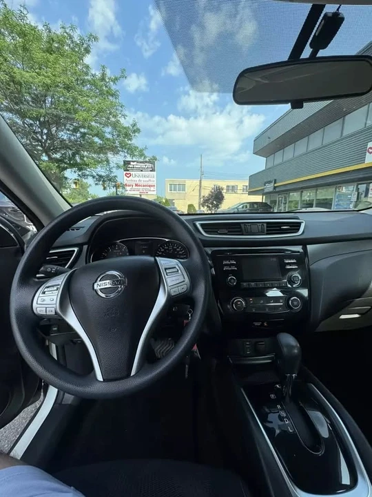 2015 Nissan Rogue - Image 12 of 15