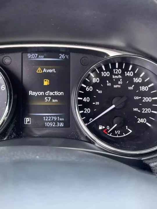 2015 Nissan Rogue - Image 14 of 15