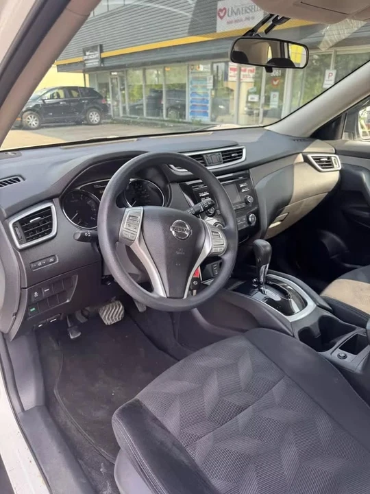2015 Nissan Rogue - Image 5 of 15