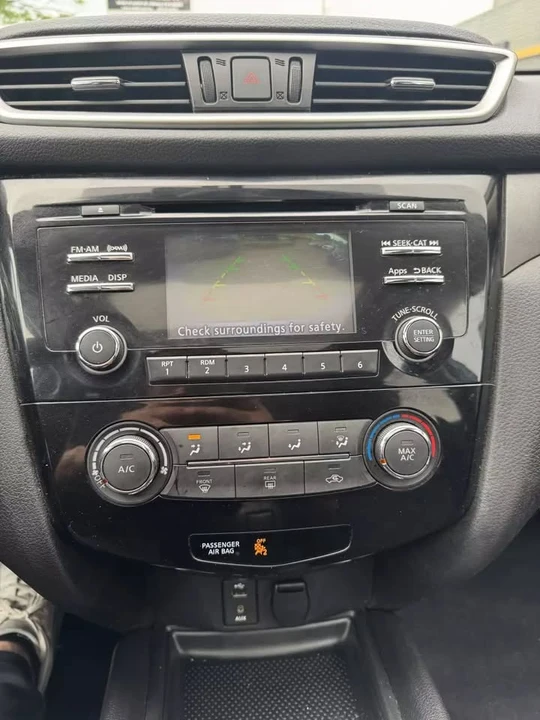 2015 Nissan Rogue - Image 14 of 16