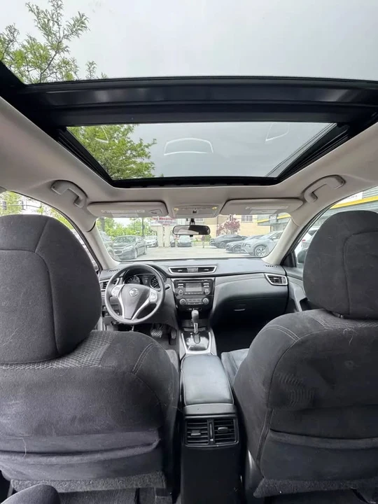2015 Nissan Rogue - Image 9 of 16