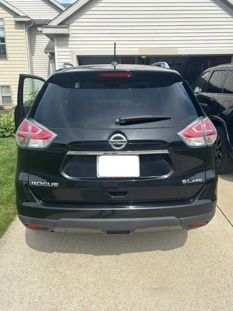 2015 Nissan Rogue - Image 10 of 15