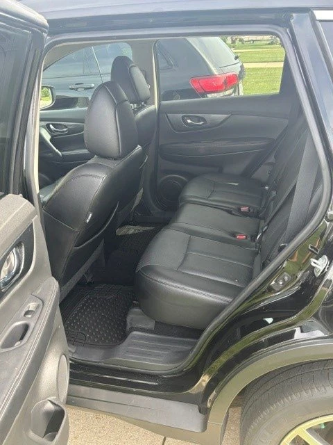 2015 Nissan Rogue - Image 8 of 15