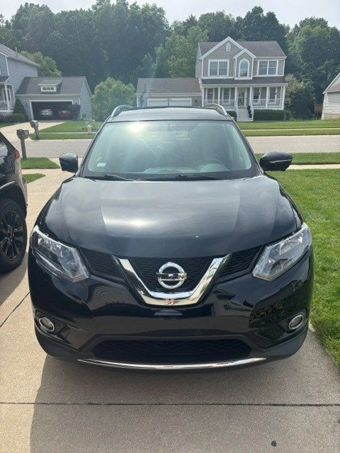 2015 Nissan Rogue - Image 2 of 15