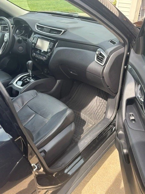 2015 Nissan Rogue - Image 14 of 15