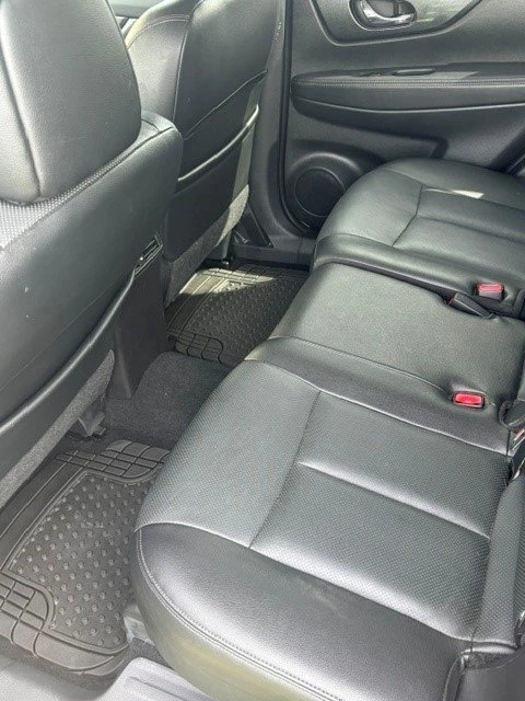 2015 Nissan Rogue - Image 9 of 15
