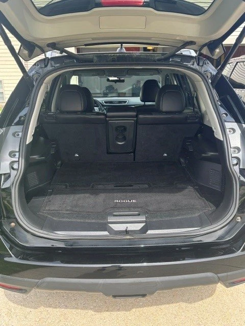 2015 Nissan Rogue - Image 11 of 15
