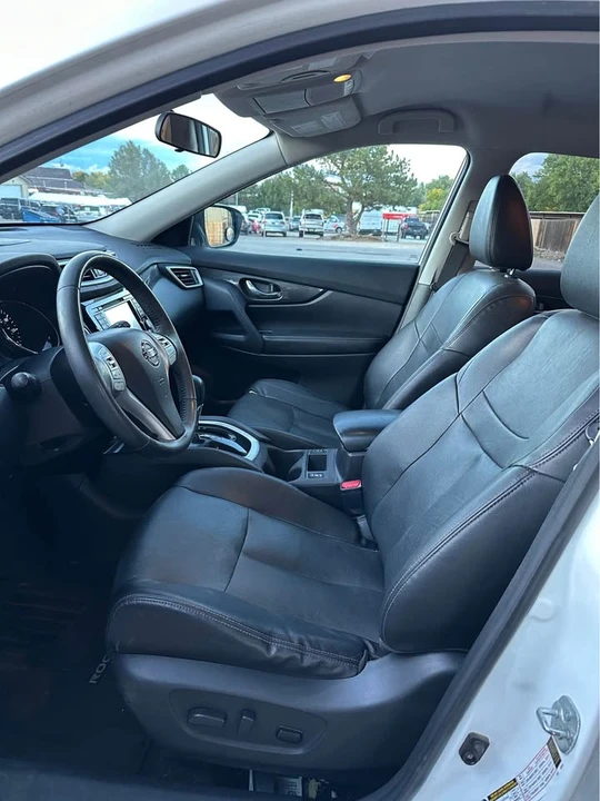 2015 Nissan Rogue - Image 9 of 11