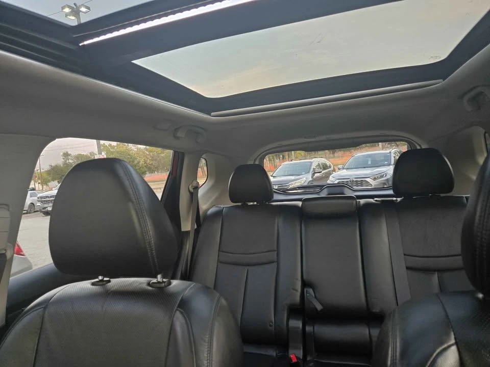 2015 Nissan Rogue - Image 9 of 14