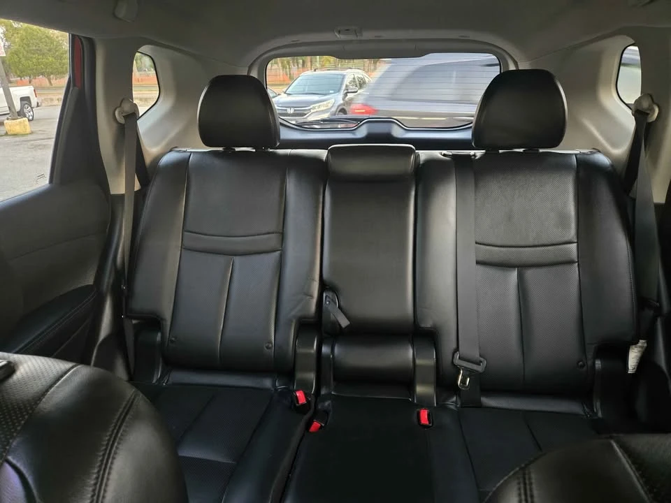 2015 Nissan Rogue - Image 8 of 14