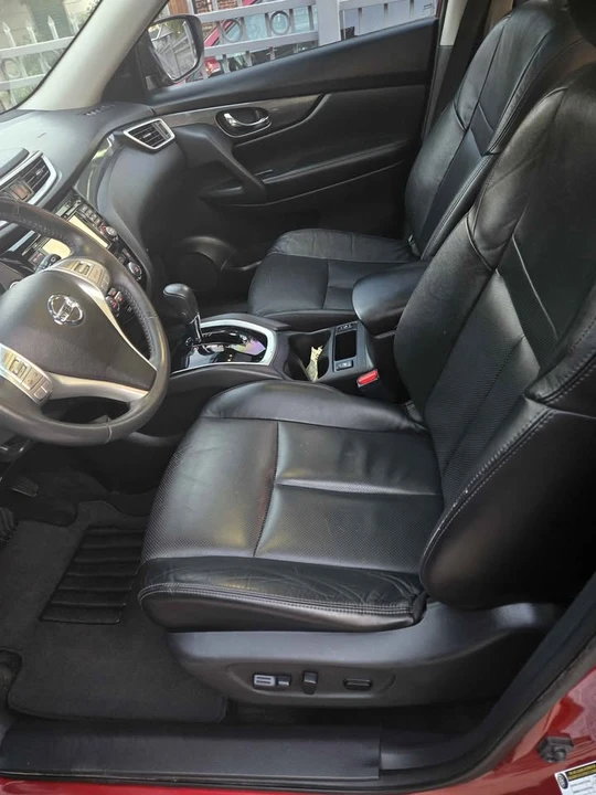 2015 Nissan Rogue - Image 12 of 14