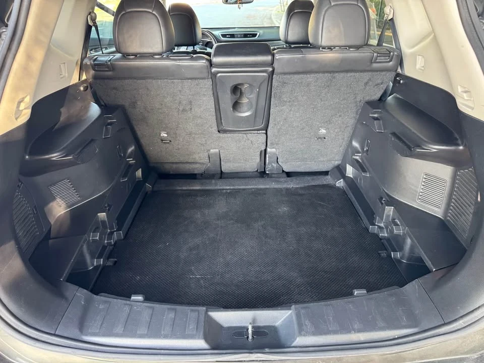 2015 Nissan Rogue - Image 10 of 15