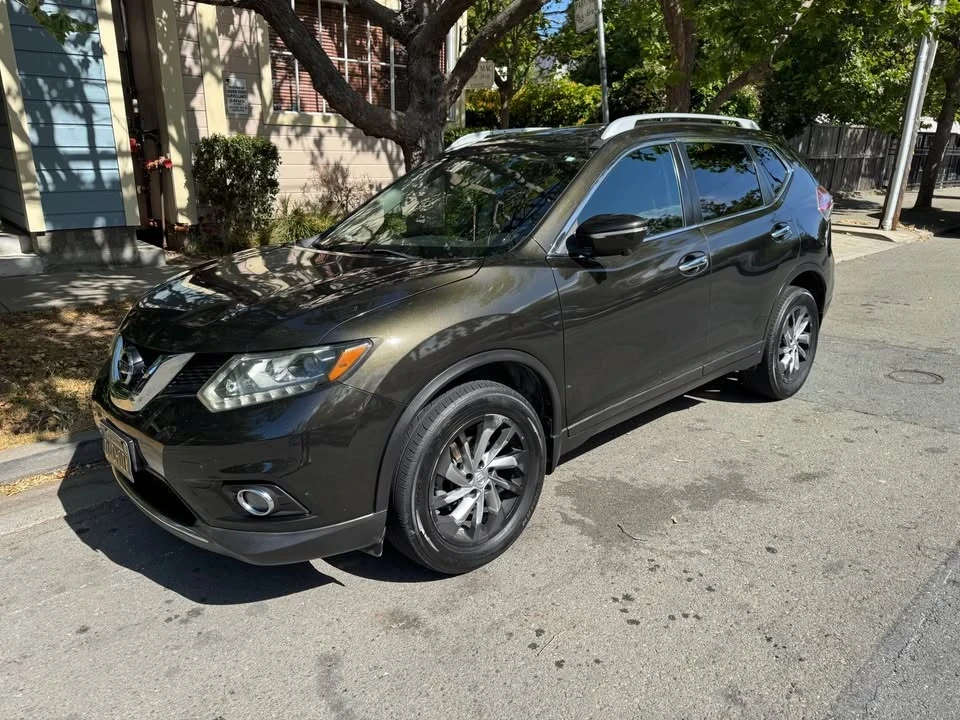 2015 Nissan Rogue - Image 2 of 15