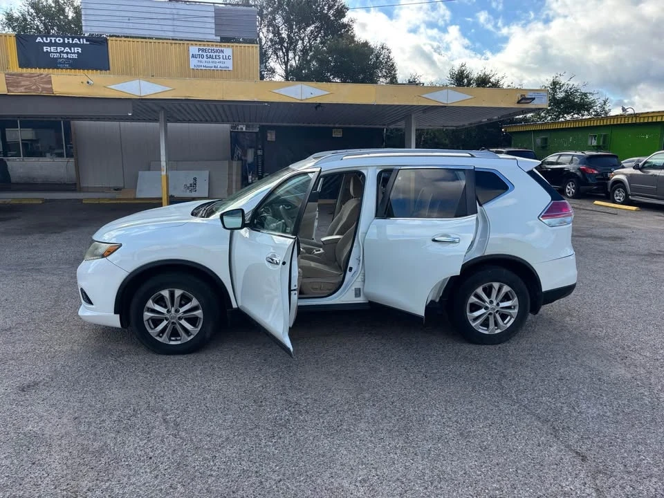 2015 Nissan Rogue - Image 19 of 20