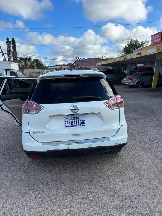 2015 Nissan Rogue - Image 8 of 20