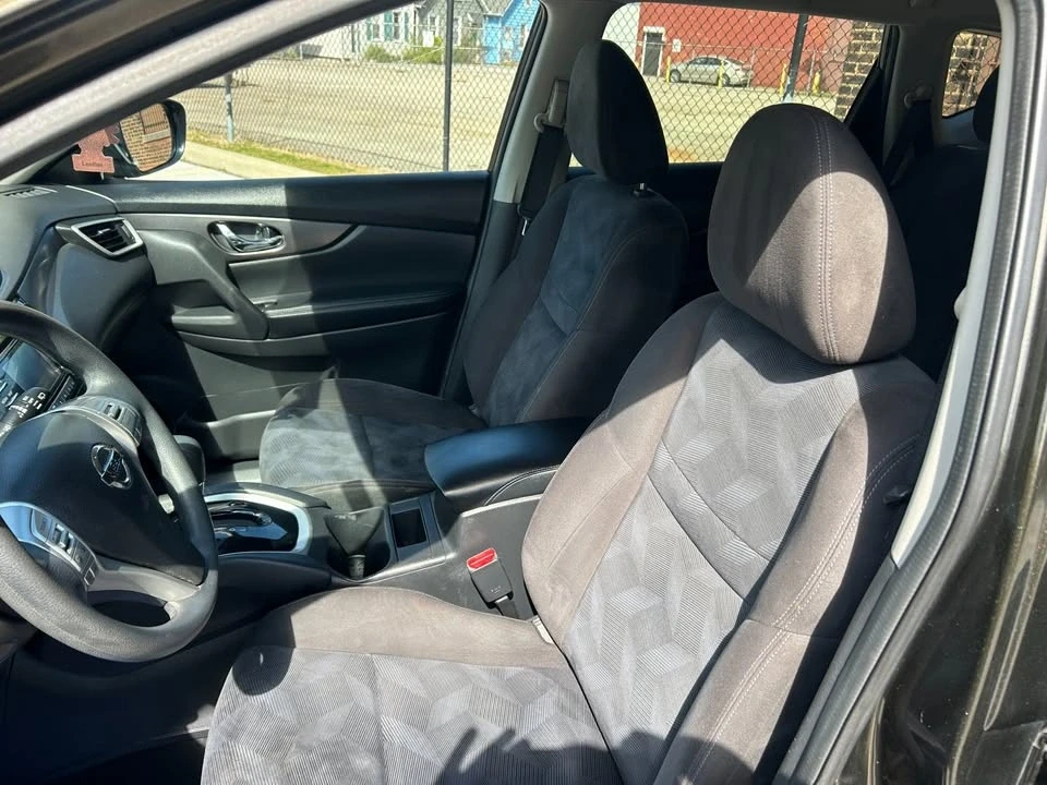 2015 Nissan Rogue - Image 8 of 18