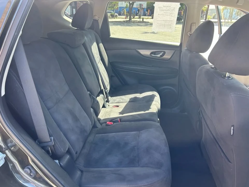 2015 Nissan Rogue - Image 12 of 18
