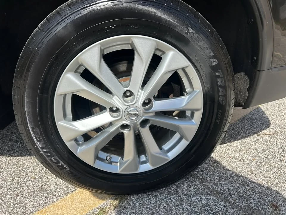 2015 Nissan Rogue - Image 18 of 20