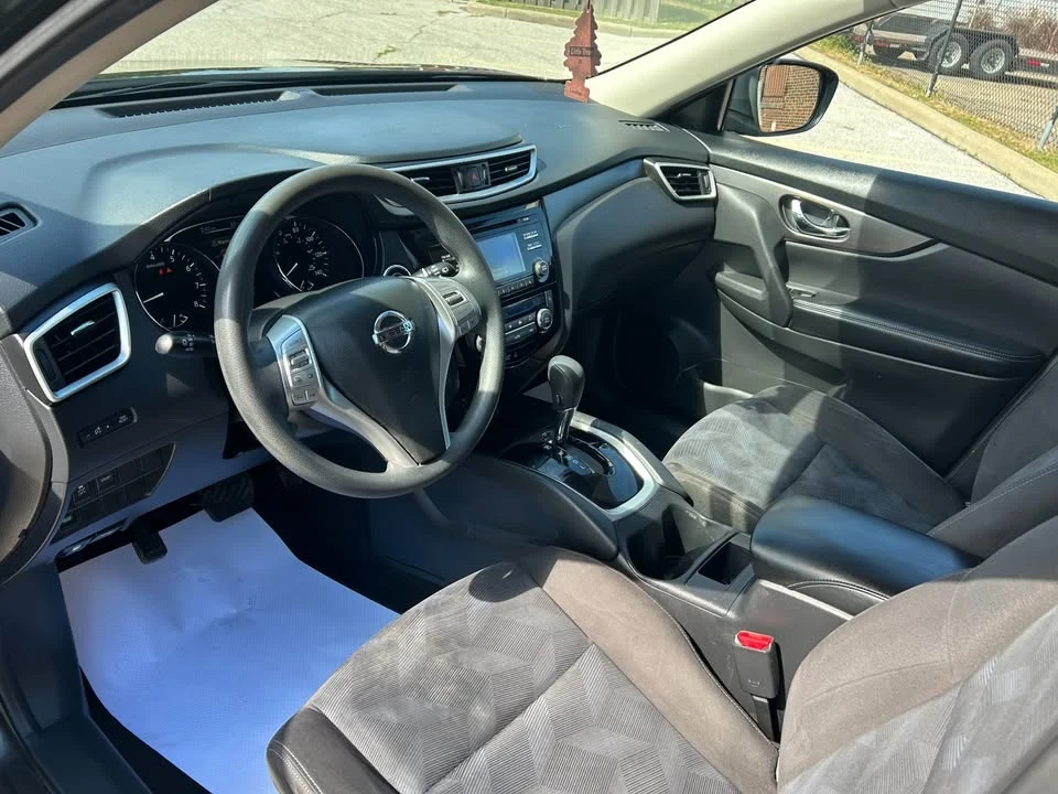 2015 Nissan Rogue - Image 10 of 20