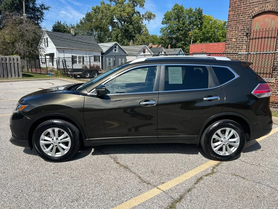 2015 Nissan Rogue - Image 2 of 18