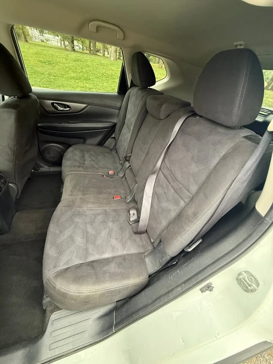 2015 Nissan Rogue - Image 8 of 11