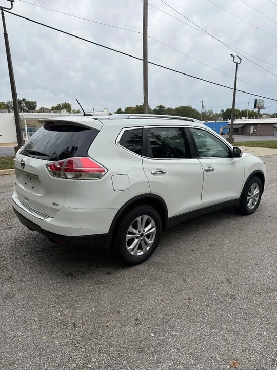 2015 Nissan Rogue - Image 5 of 11