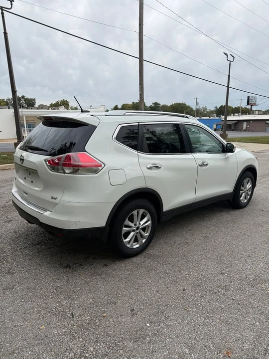 2015 Nissan Rogue - Image 5 of 11