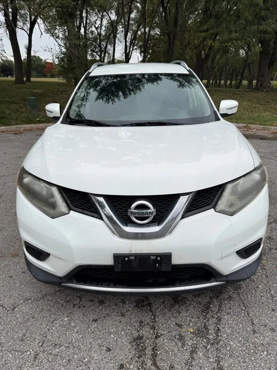 2015 Nissan Rogue - Image 2 of 11