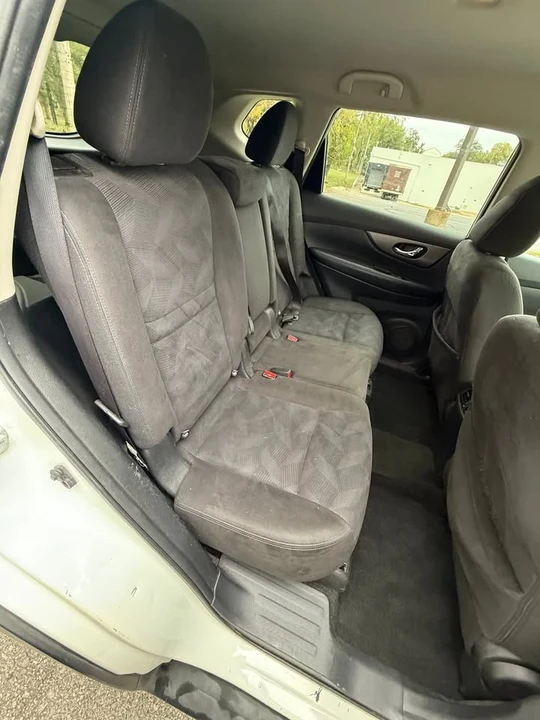 2015 Nissan Rogue - Image 10 of 11