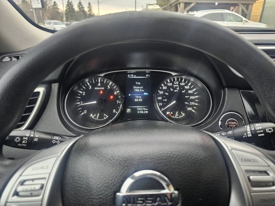 2015 Nissan Rogue - Image 9 of 20