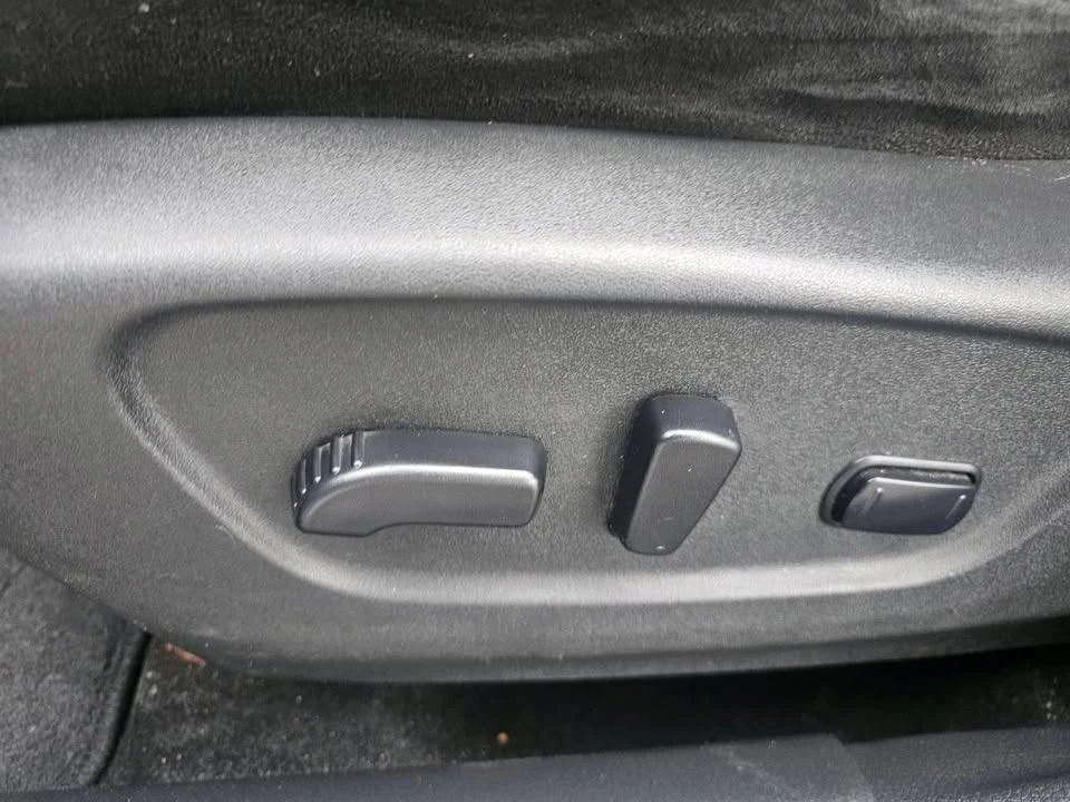 2015 Nissan Rogue - Image 13 of 20