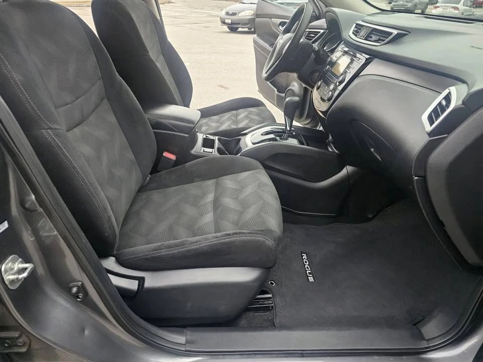 2015 Nissan Rogue - Image 17 of 20