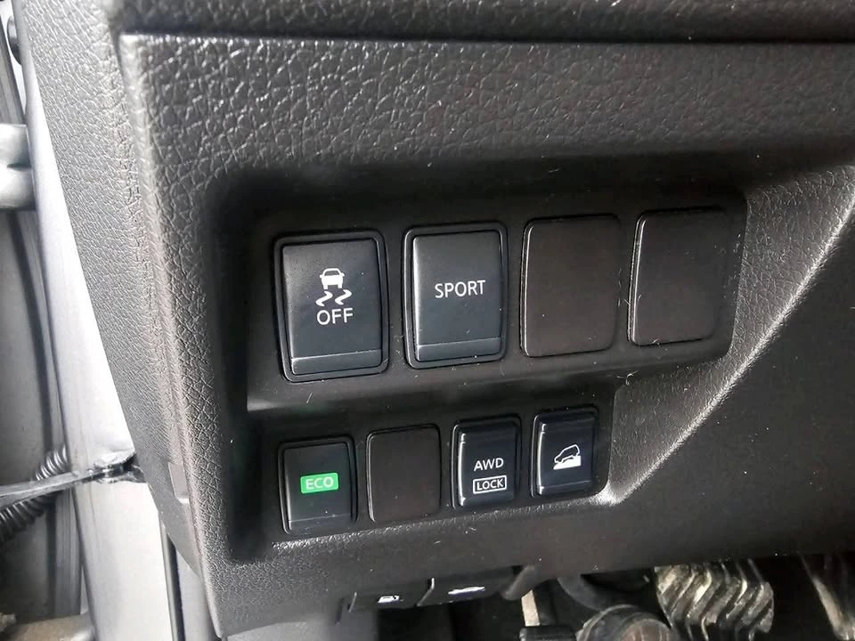 2015 Nissan Rogue - Image 18 of 20
