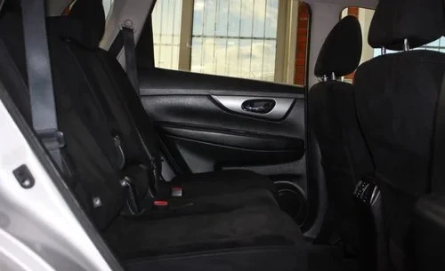 2015 Nissan Rogue - Image 5 of 11