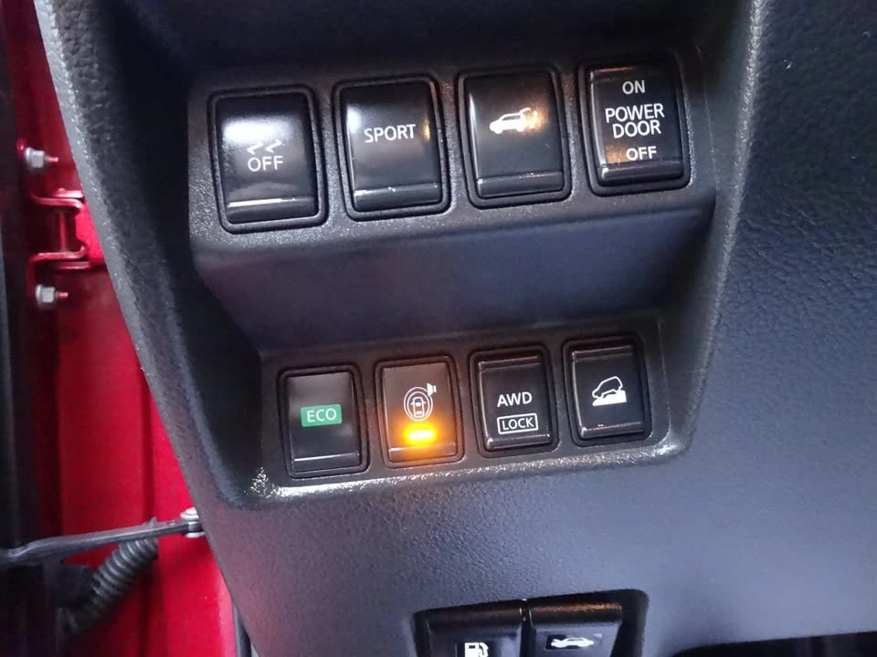 2015 Nissan Rogue - Image 16 of 20