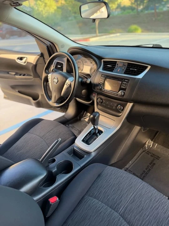 2015 Nissan Sentra 7th Gen - Image 13 of 15