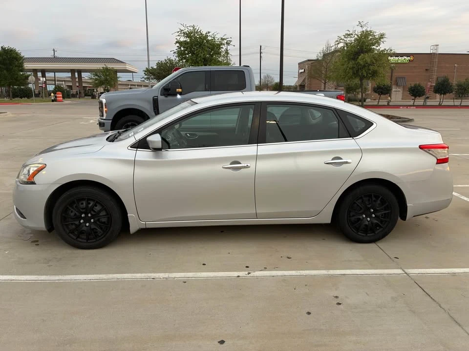 2015 Nissan Sentra 7th Gen - Image 5 of 14