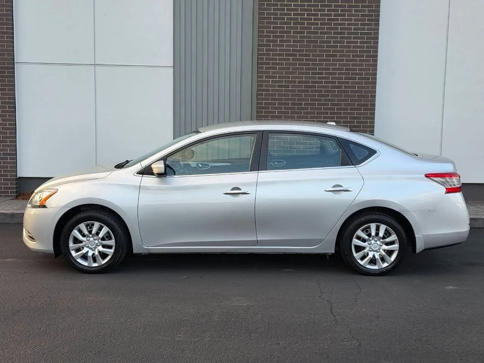 2015 Nissan Sentra 7th Gen - Image 15 of 20