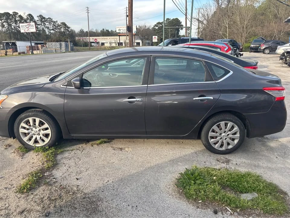 2015 Nissan Sentra 7th Gen - Image 2 of 3