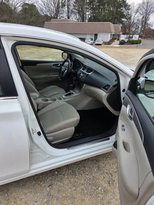 2015 Nissan Sentra 8th Gen - Image 9 of 10